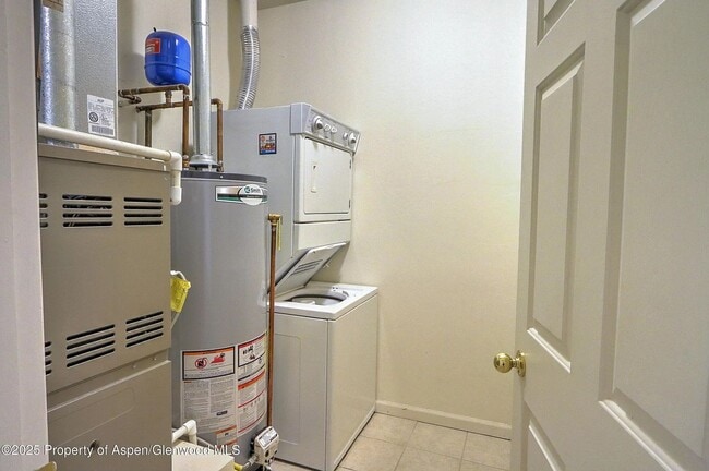 Building Photo - Spacious 3-Bedroom Condo with Scenic Views