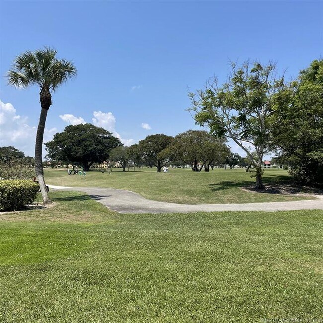 Building Photo - 5111 SE Miles Grant Rd