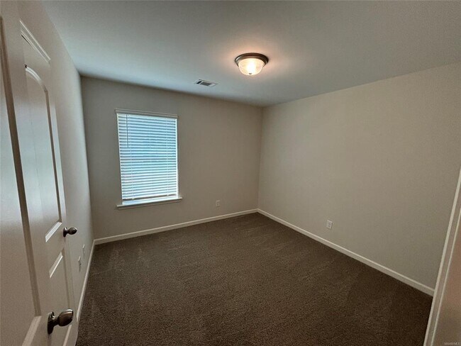 Building Photo - 80 Meadow Walk Ct