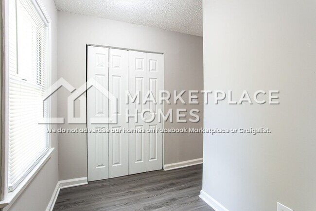 Building Photo - 3516 Maryvale Dr
