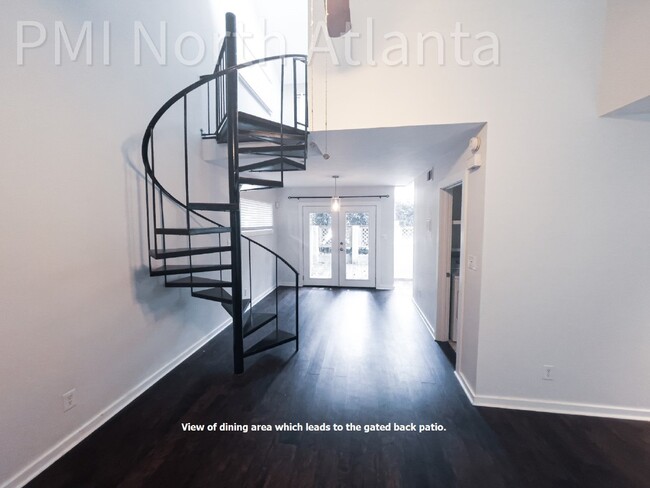 Building Photo - Pet Friendly End Unit!