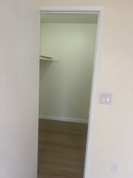 Building Photo - 1127 Acadia Pl