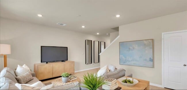 Building Photo - 257 Frogmore Lp