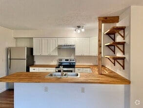 Building Photo - Freshly Renovated 1 bedroom convenient to ...