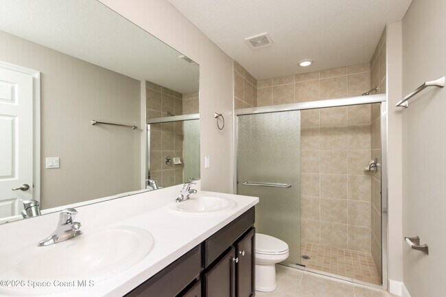 Building Photo - 543 Reading St SE