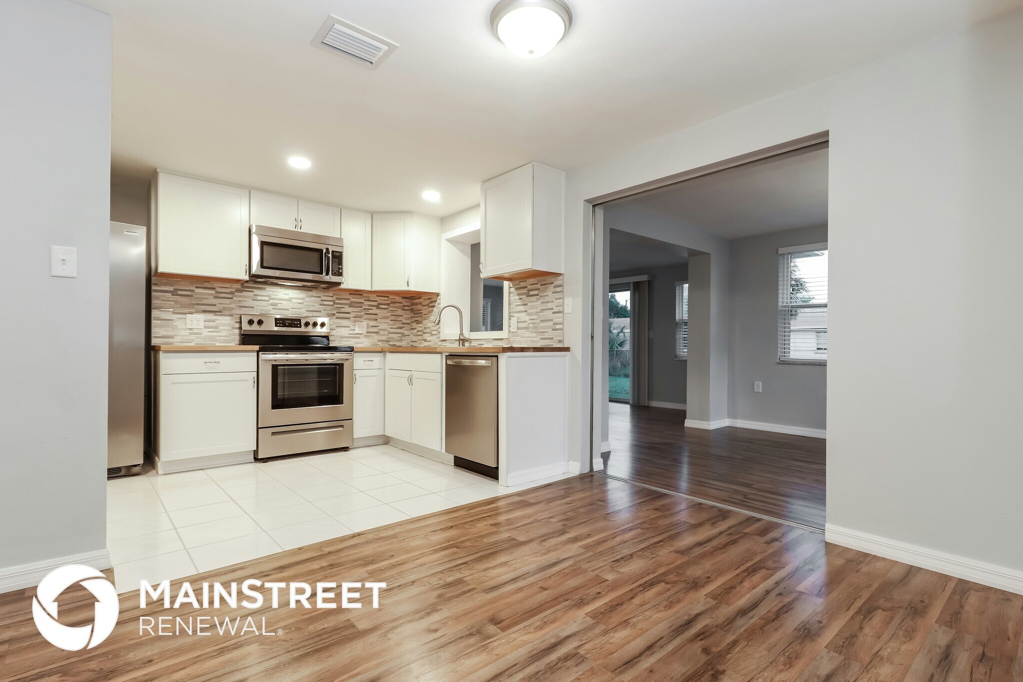 Building Photo - 3040 Brompton Dr