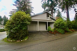 Building Photo - Discover Your Dream Home in Bellevue Minut...