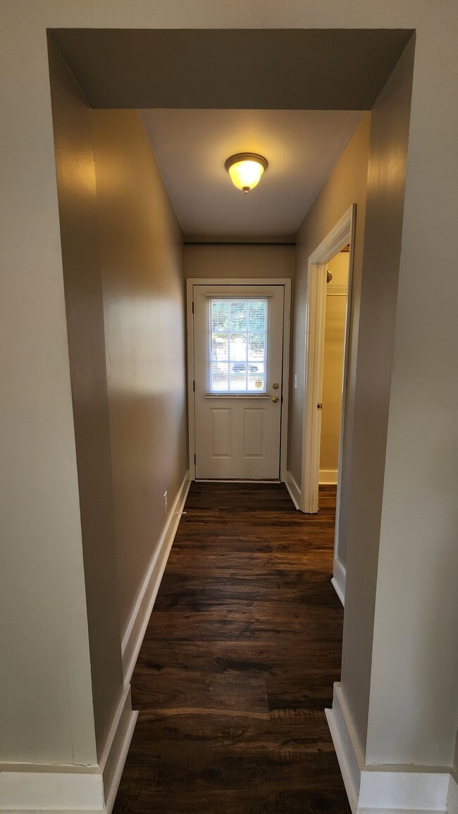 Building Photo - 5930 S New Hope Rd