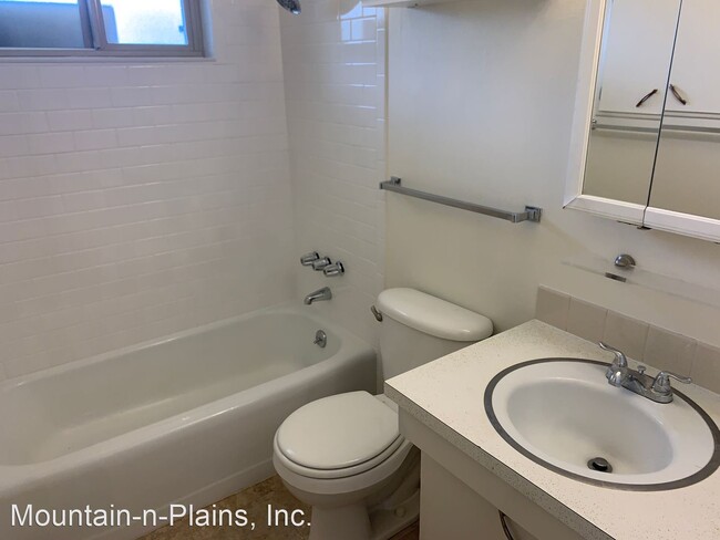Building Photo - 2 br, 1 bath House - 1020 McHugh