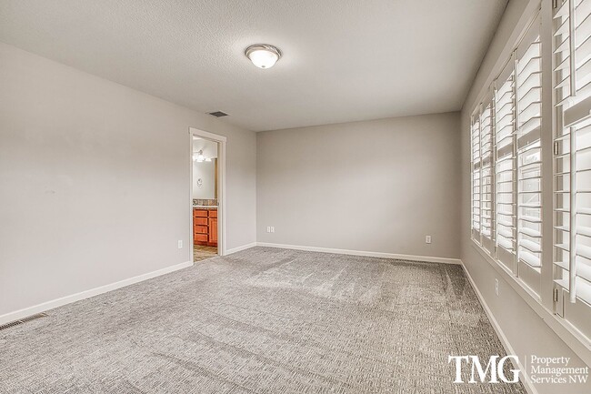 Building Photo - Spacious 4  BD Home with Modern Upgrades in Vancouver