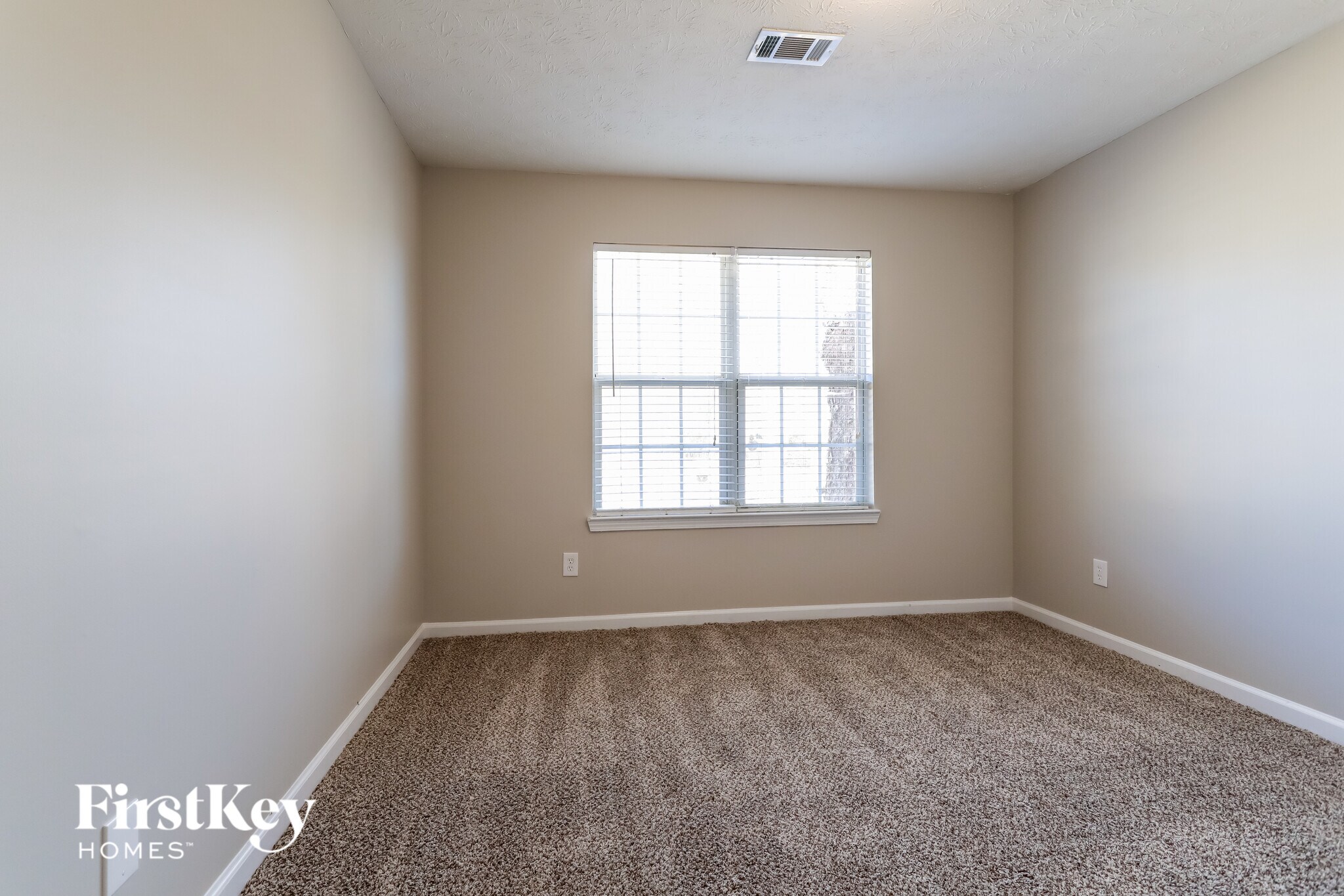 Building Photo - 2395 Pemberton Point