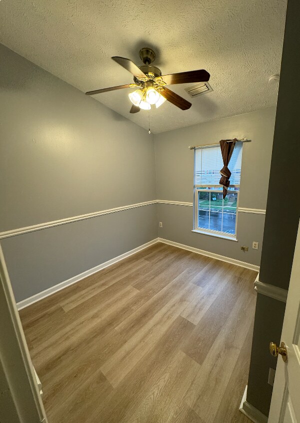 3rd bedroom - 7812 Foxfarm Ln