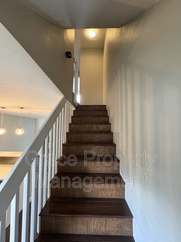 Building Photo - 10607 W Dartmouth Ave
