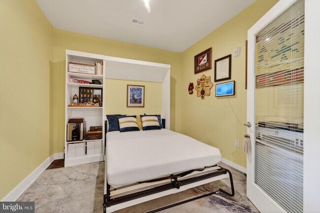 Building Photo - 102 St Ives Pl