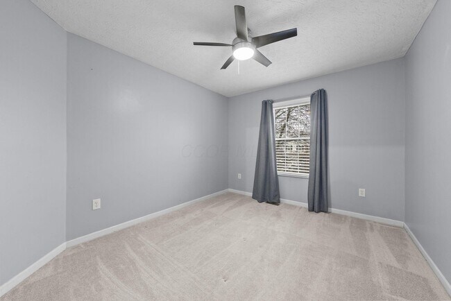 Building Photo - 397 Abbotsbury Dr