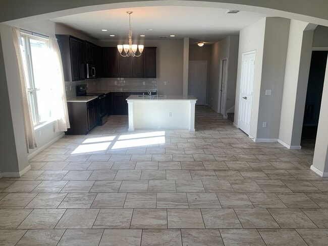 Building Photo - *COMING SOON* Comfort & Convenience – 2-Story Home with Fenced Backyard!