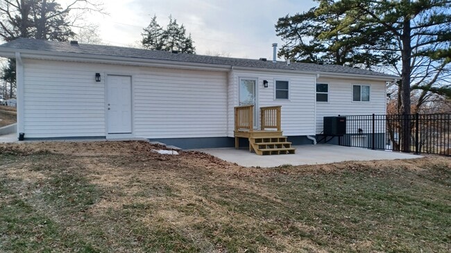 Building Photo - 1836 Engle