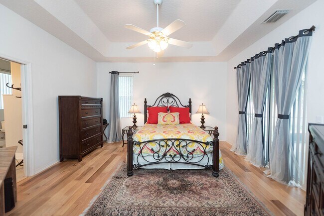 Building Photo - Beautiful Home in Satellite Beach including Lawncare and Community Pool