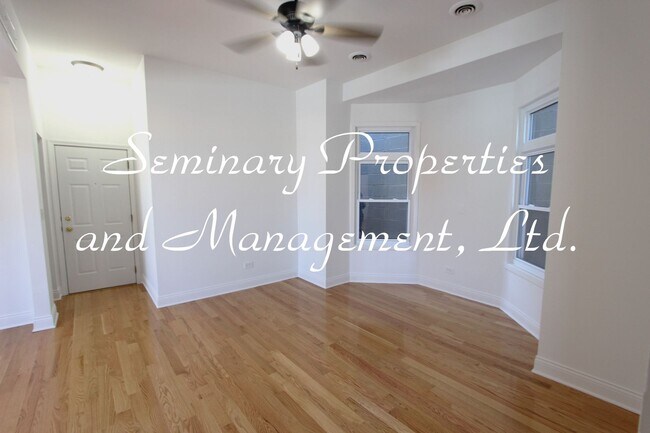 Interior Photo - 3512 N Halsted