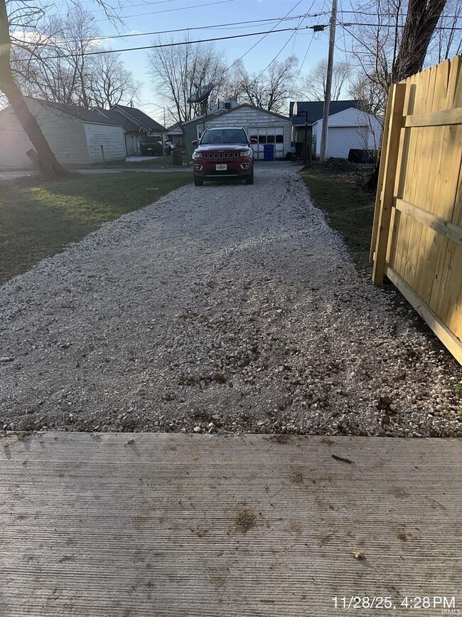 Building Photo - 1341 S Waugh St