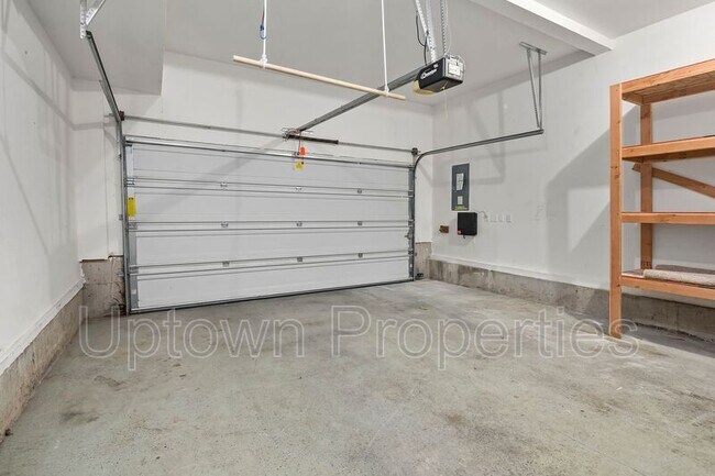 Building Photo - 1611 SW San Mateo Terrace