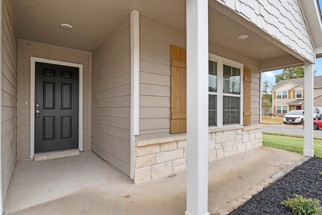 Building Photo - 102 Avalon Dr