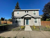 Building Photo - Adorable 2 Bedroom ADU in SE Portland!