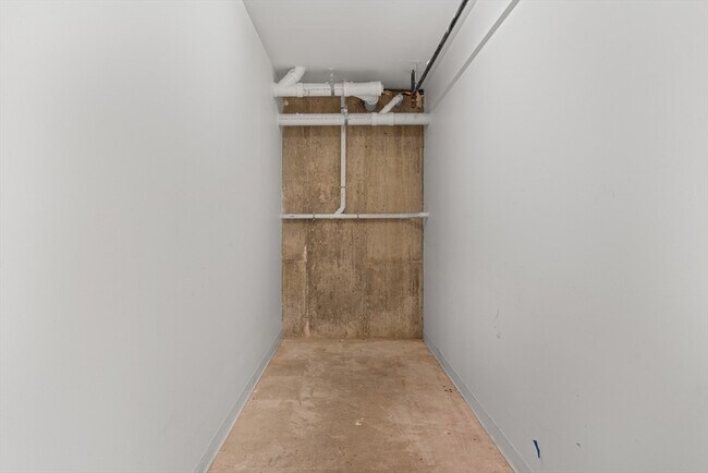 Building Photo - 143-171-171 Hyde Park Ave