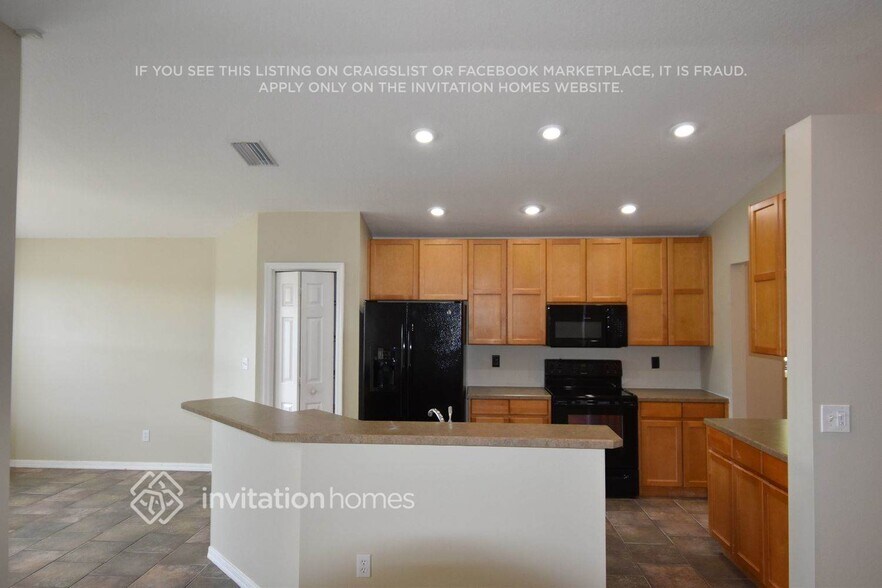 Building Photo - 11107 Silver Dancer Dr