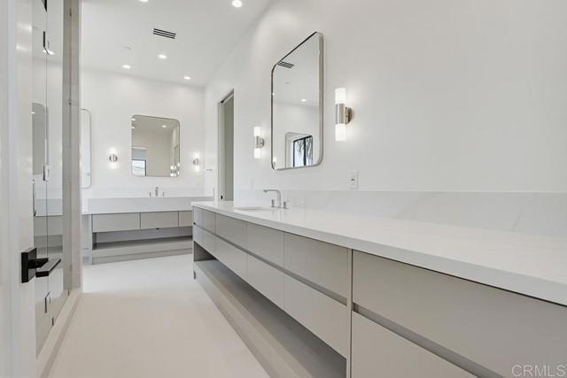 Building Photo - 206 4th St