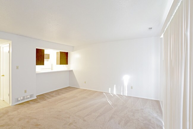 Building Photo - 202 Spring Creek Dr