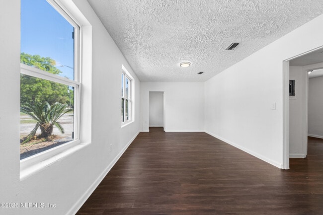 Building Photo - 3250 Soutel Dr