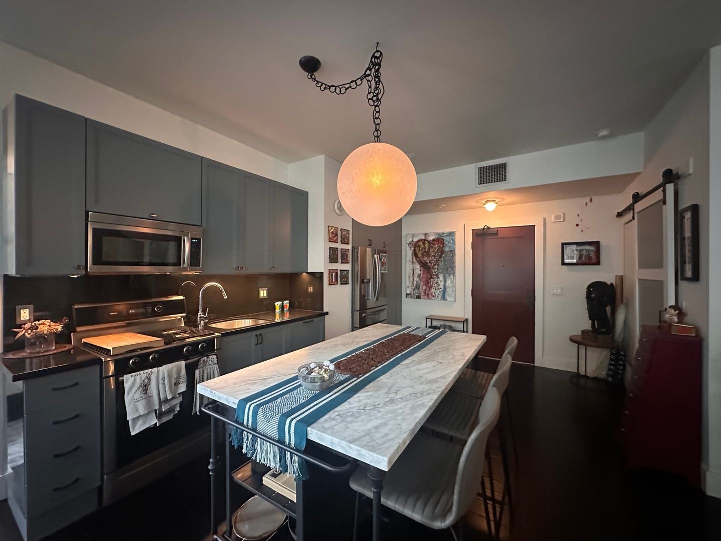 Building Photo - 460 S Spring St