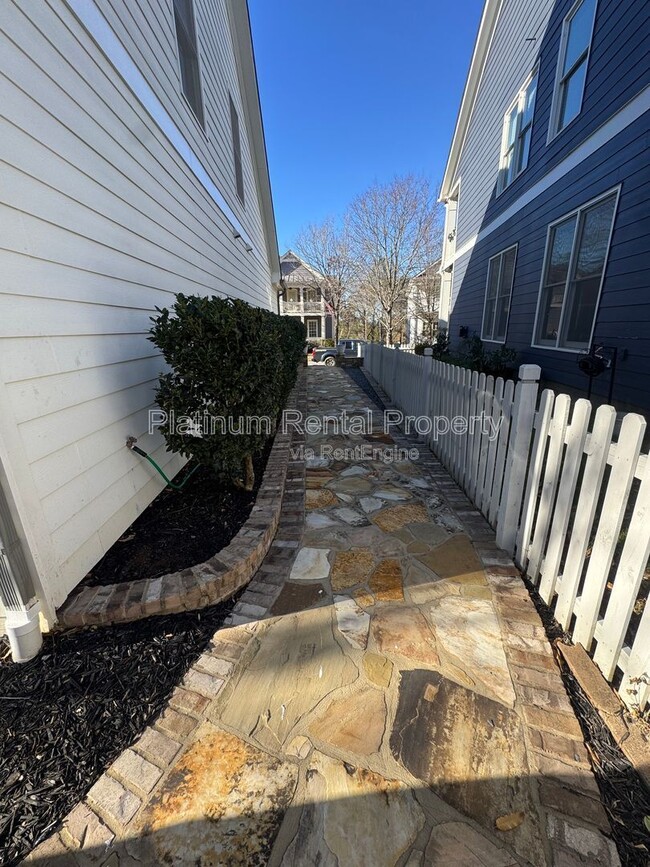 Building Photo - 1705 Barfield Run NW