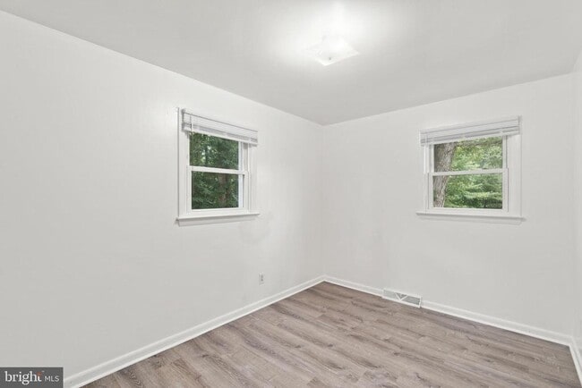 Building Photo - 45629 Frank Hayden Ln