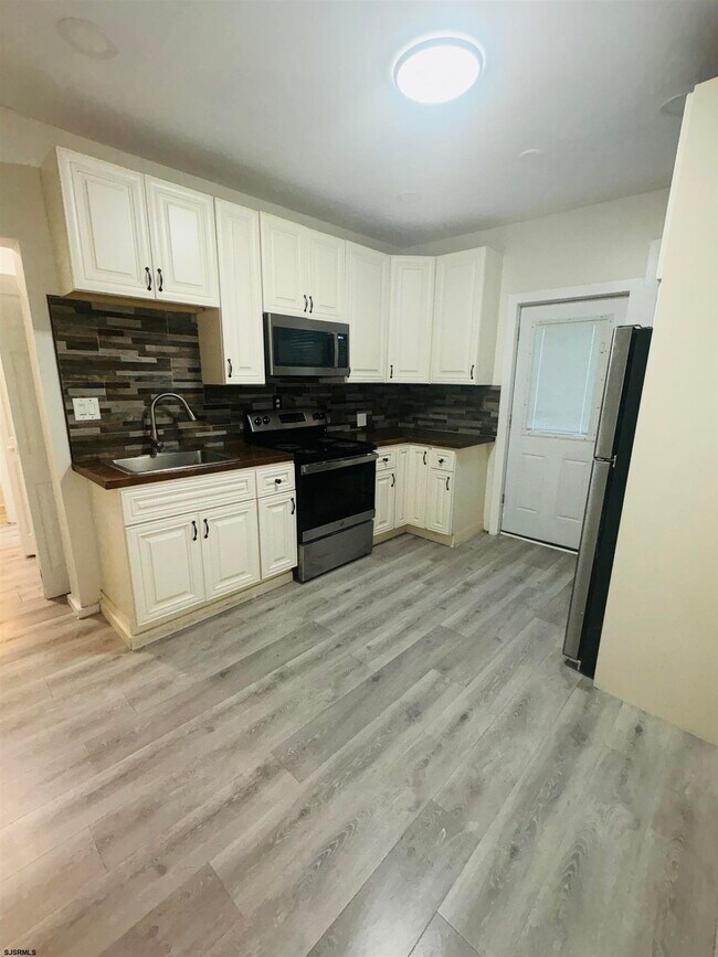 Building Photo - 1526 Madison Ave