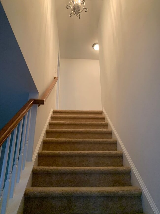 Building Photo - 3 Bedroom Rental on Cul-De-Sac!
