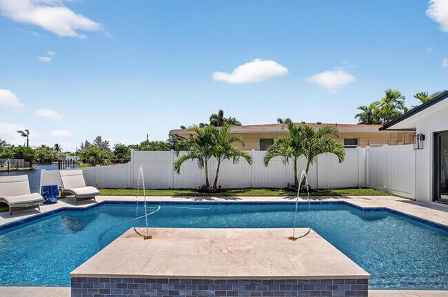 Building Photo - 2157 Coral Gardens Dr