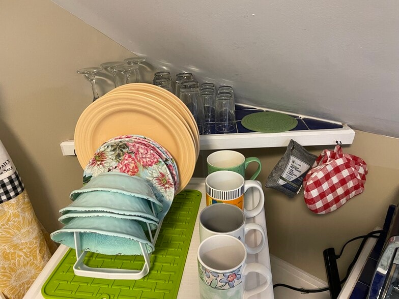 dishes - 540 E Taylor St