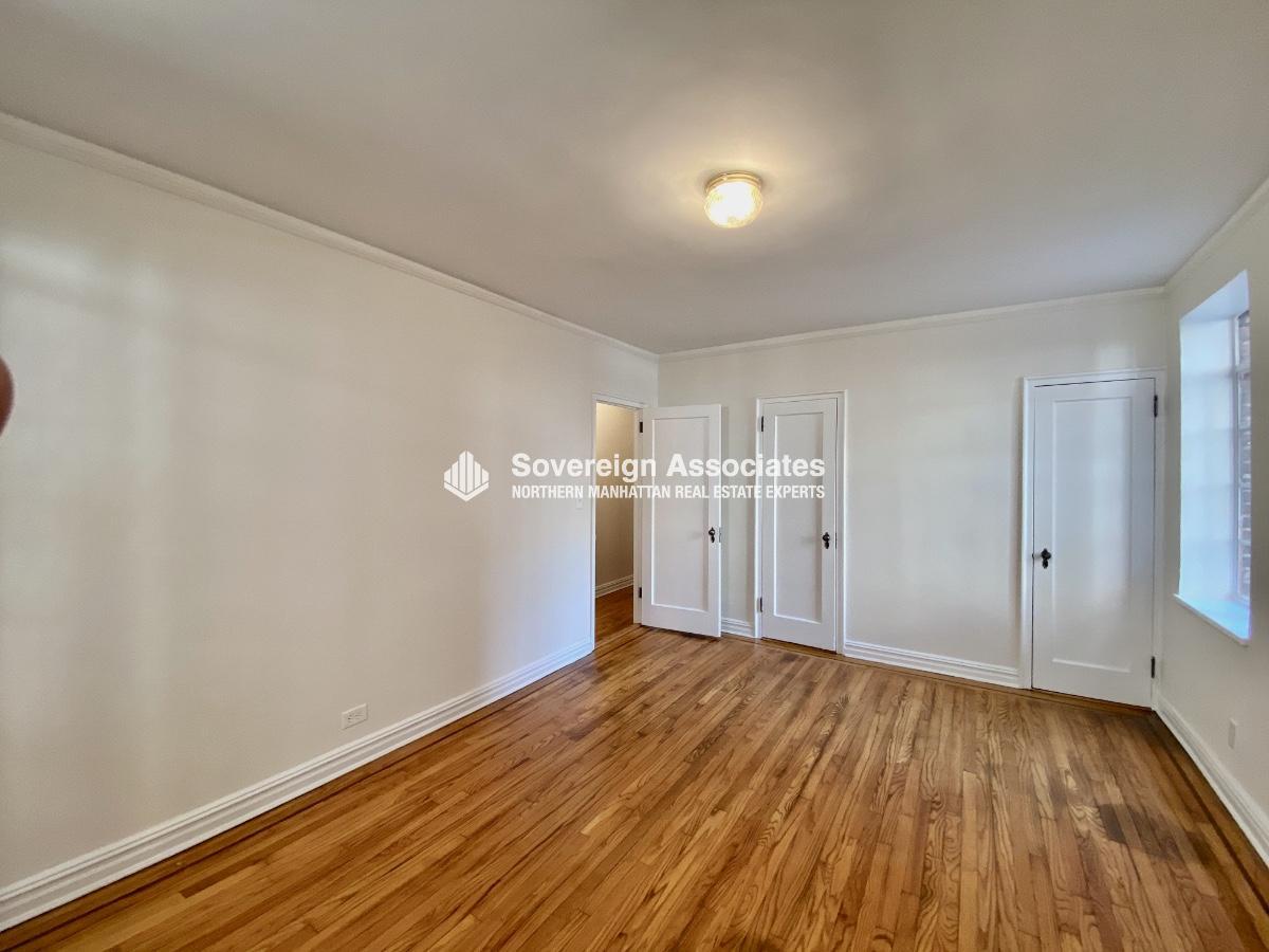 Building Photo - 135 W 225th St