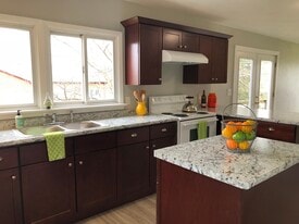 Building Photo - 1020 Danby Rd