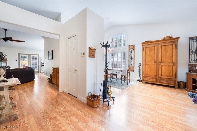 Building Photo - 8628 Highacre Dr