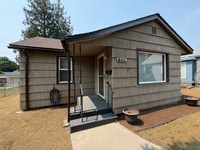 Building Photo - Adorable Shadle Bungalow - 2 Bed, 1 Bath