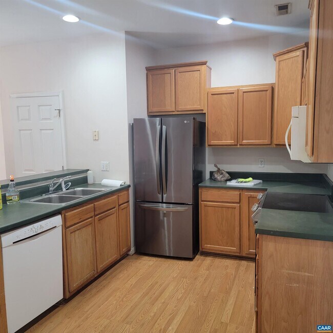 Building Photo - 1772 Webland View