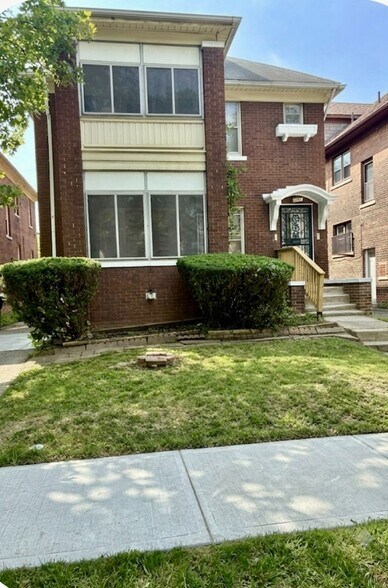 Building Photo - 2269 Clairmount St