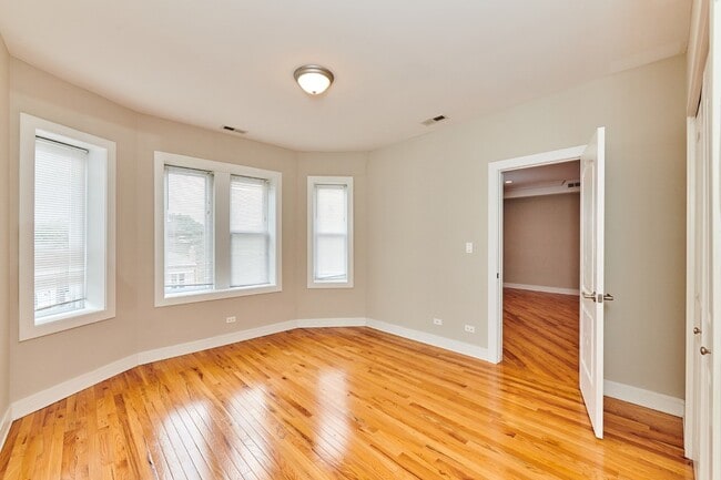 Building Photo - 6134 N Washtenaw Ave