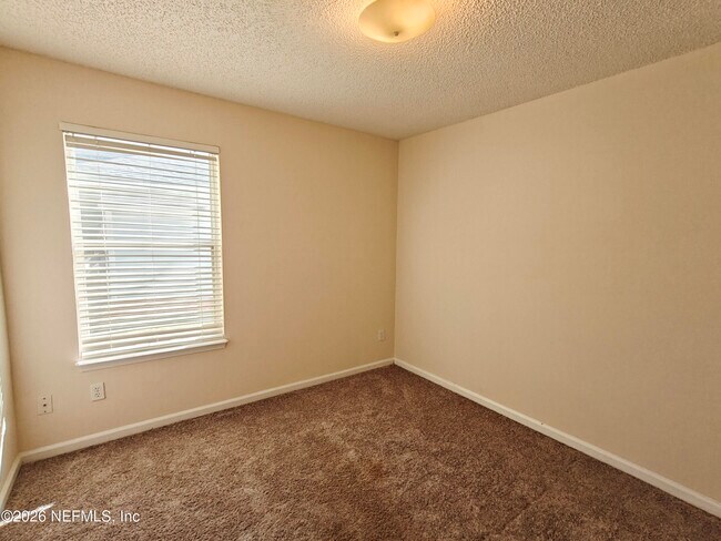 Building Photo - 1563 Lakeway Dr