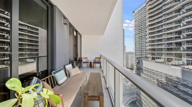 Building Photo - 1010 Brickell Ave