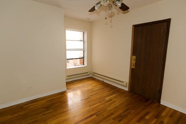 Building Photo - 850 W Cornelia Ave