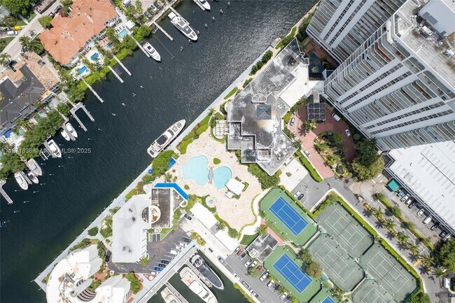 Building Photo - 19707 Turnberry Way